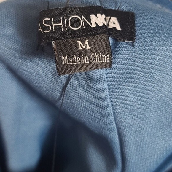 NWT Fashion Nova Belize Blue Printed Halter Jumpsuit M - Picture 8 of 9